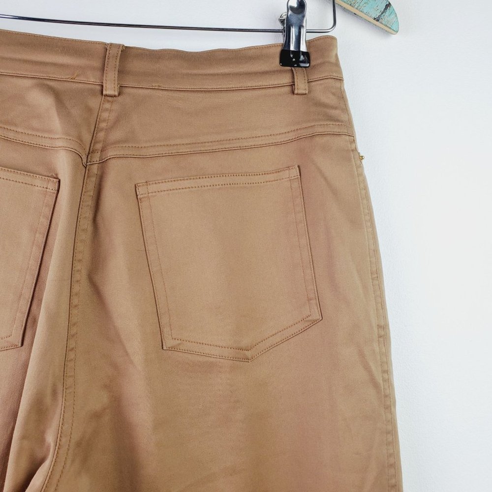 St. John Sport Stretchy Khaki Trouser Straight Leg Pant Sz 4 Made in the USA - Picture 6 of 9